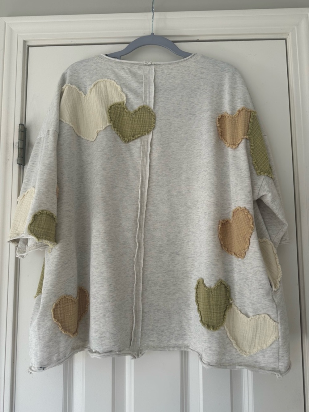 Oli & Hali Heart Top - Size Medium - Picture 10 of 10